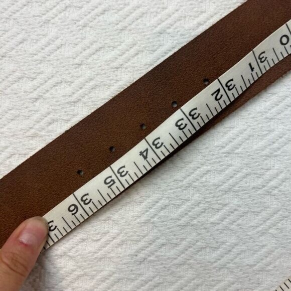 Vintage Oglivy Women’s Medium Silver Buckle Embellished Genuine Leather Belt - Picture 8 of 12